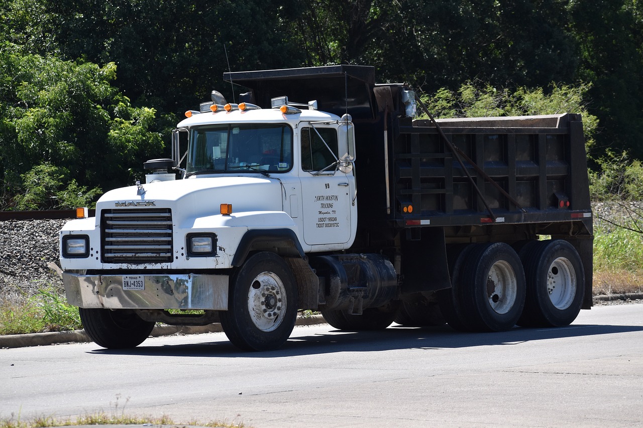 Facing unique challenges, Wisconsin dump truck advocates seek to revive  owner-operator rate
