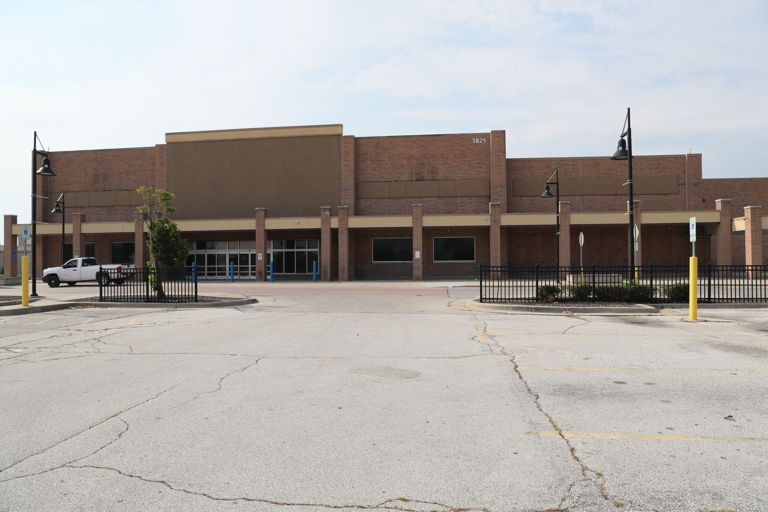 Former Milwaukee Walmart to be redeveloped with mixed uses